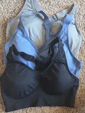💞 Lot of 3 sports bras💞
